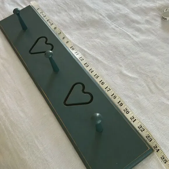 Henn Workshops Vintage Wooden Peg Rack with Hearts Hanger - Picture 8 of 9